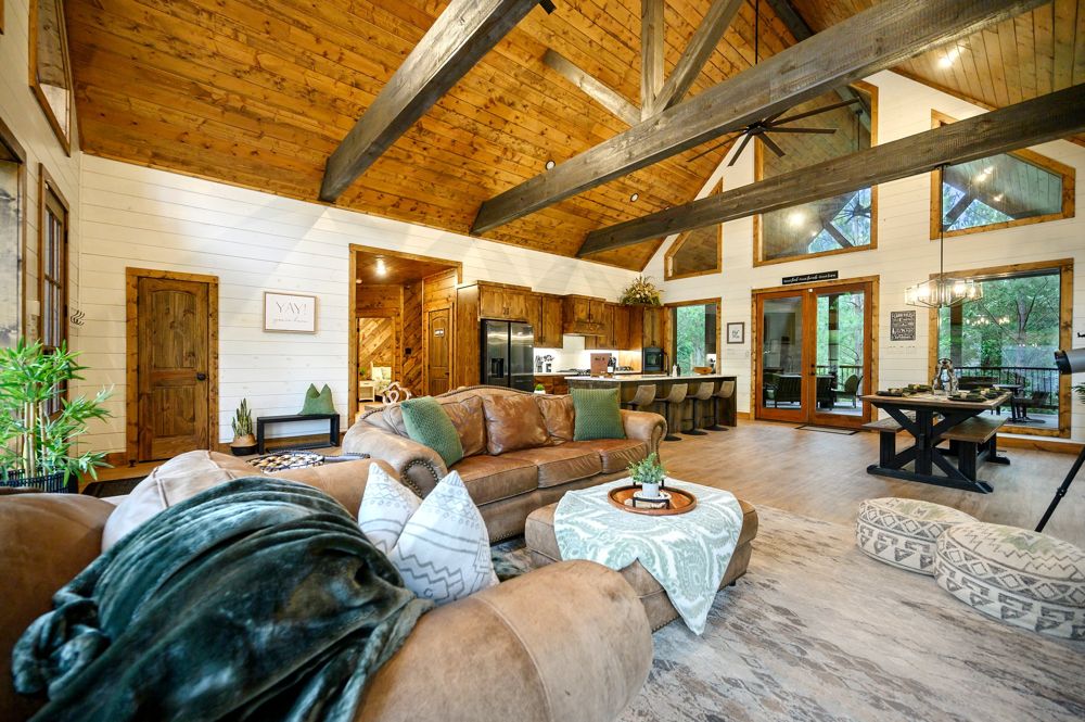 The great room at Emerald Vista Cabin